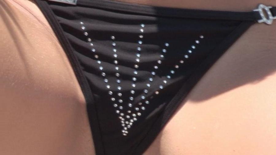15P Curvy hottie Aletta Ocean gets naked on a boat