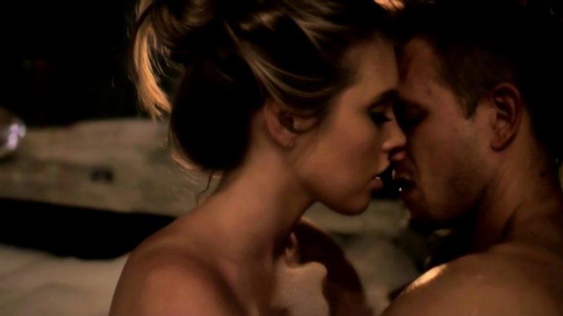 16P Blonde babe Samantha Saint banged in her bathtub