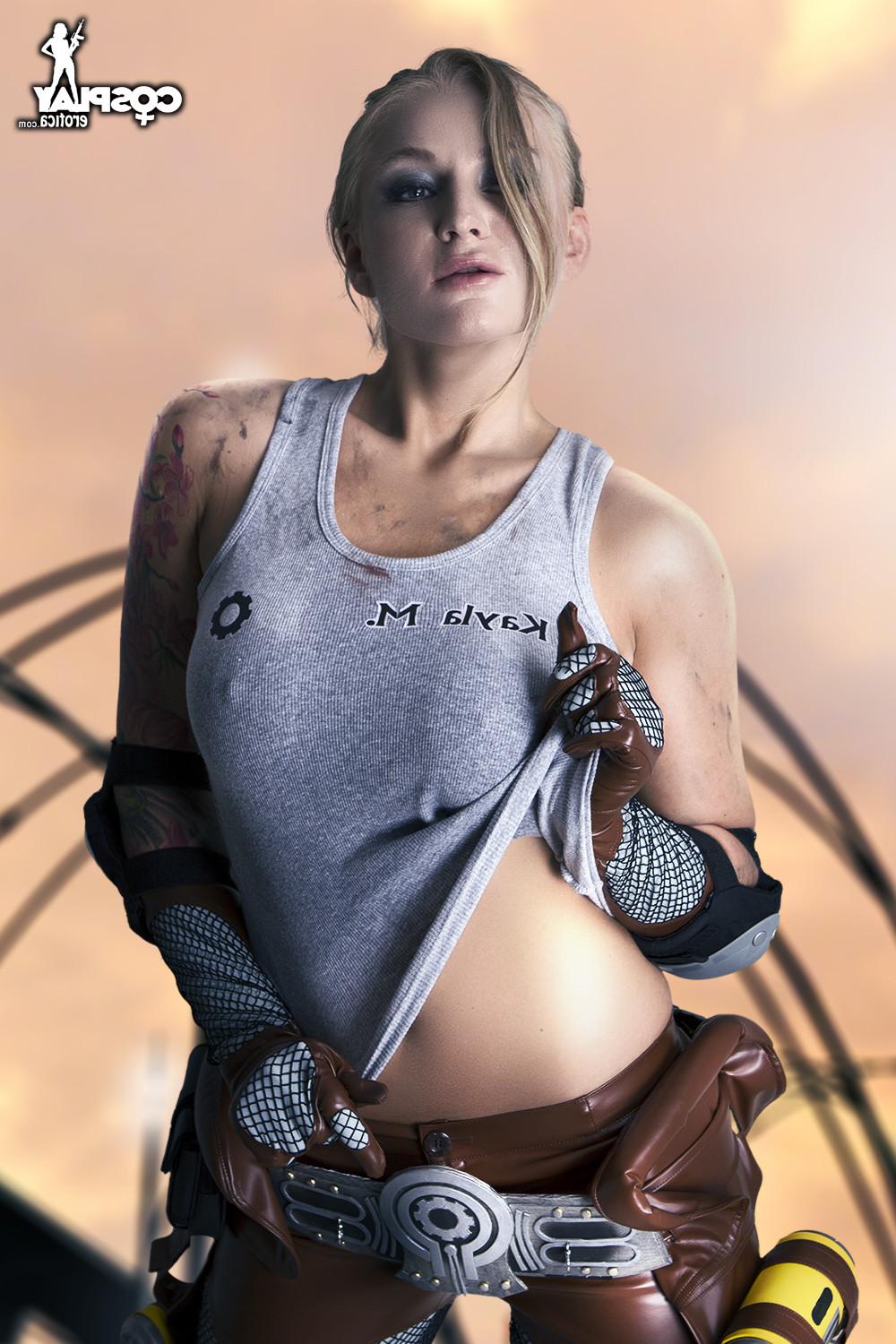 12P Cosplay fetish girl