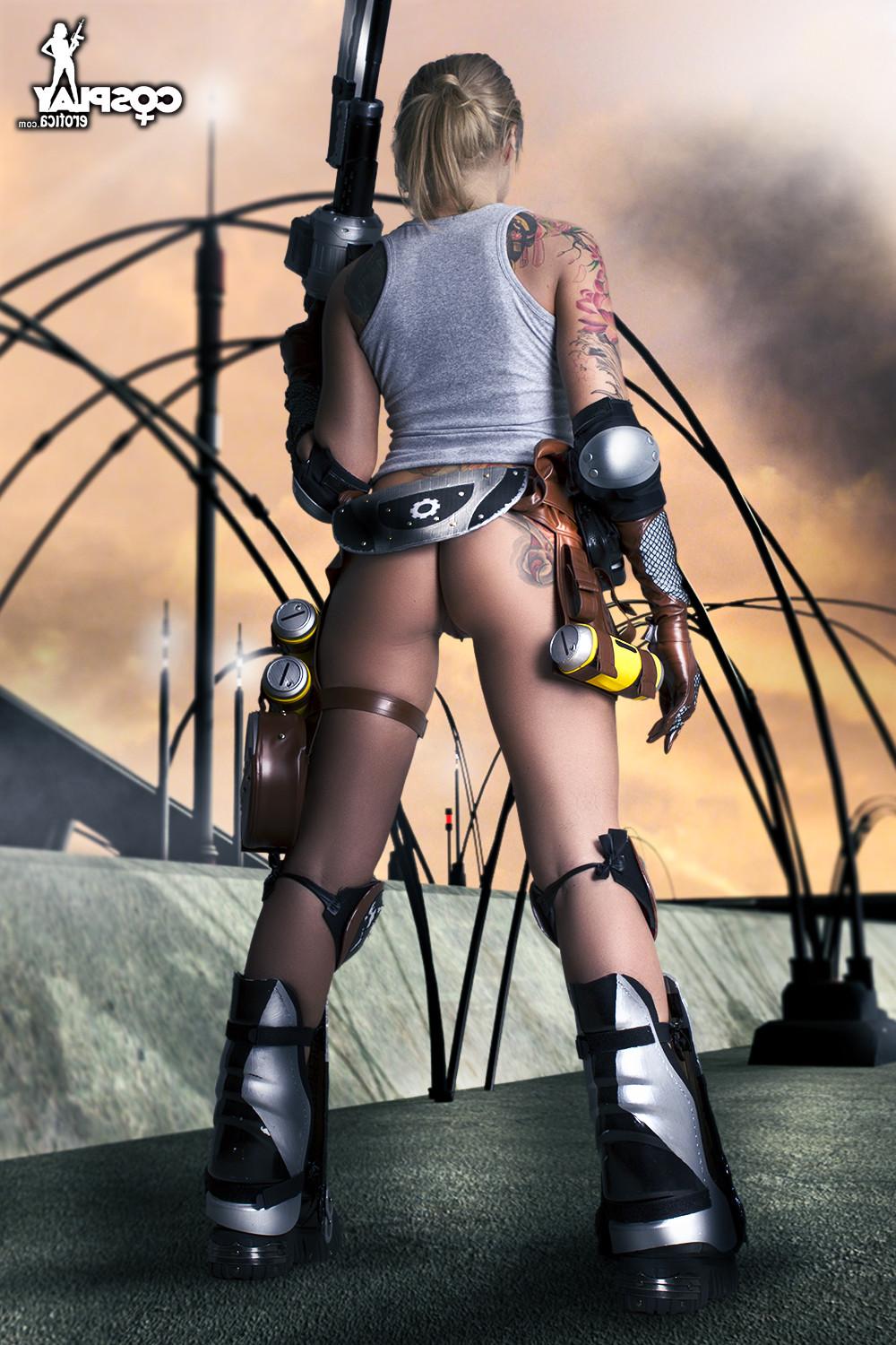 12P Cosplay fetish girl