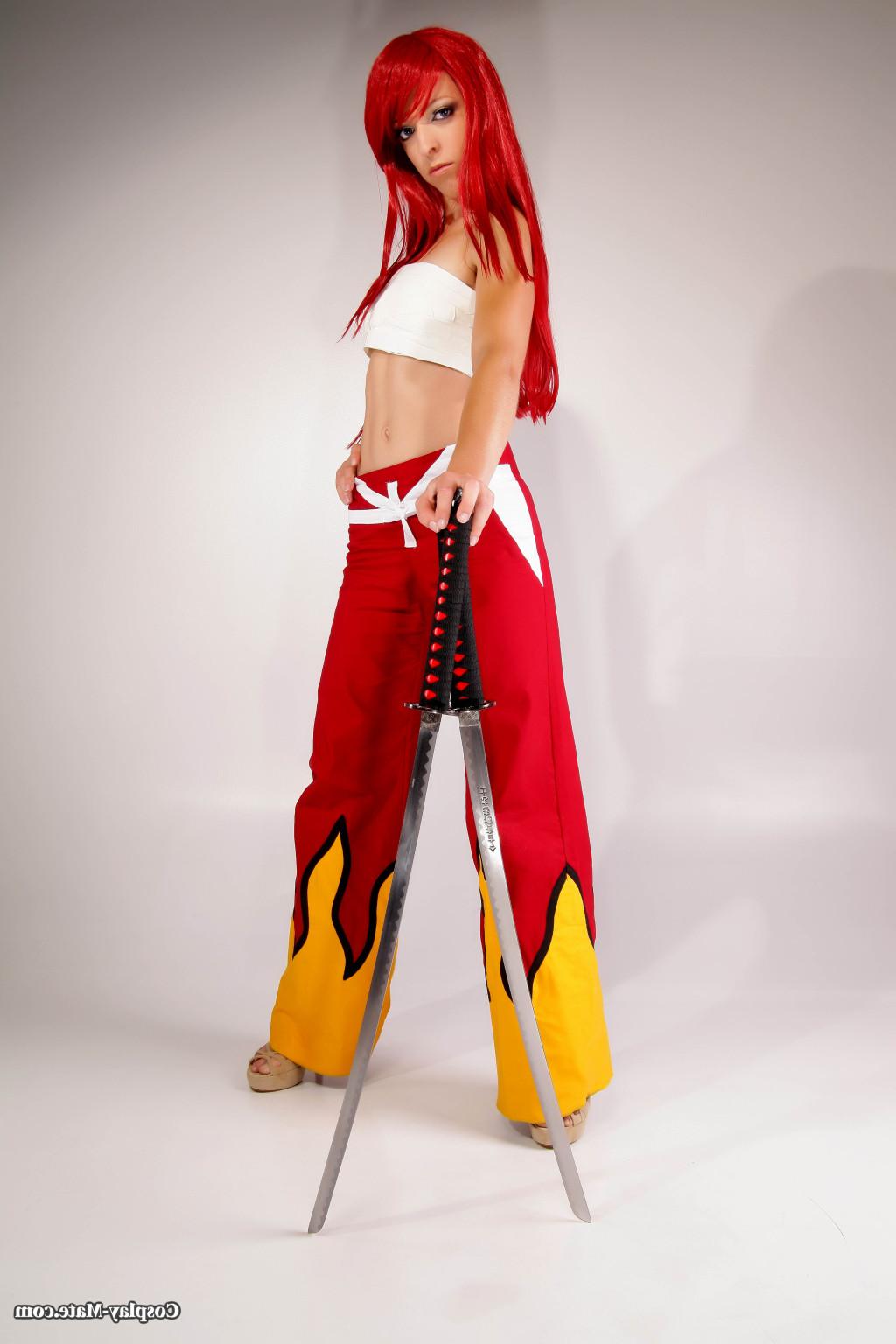 12P Cute cosplay girls play dressup