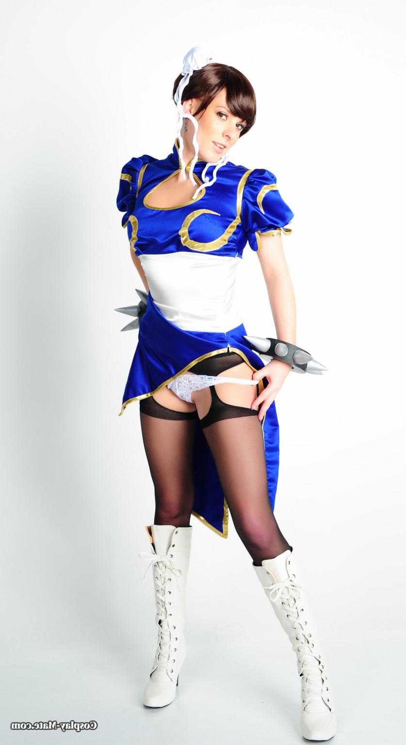 12P Cute cosplay girls play dressup