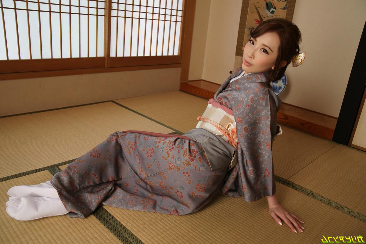 25P japanese girl in a kimono dress