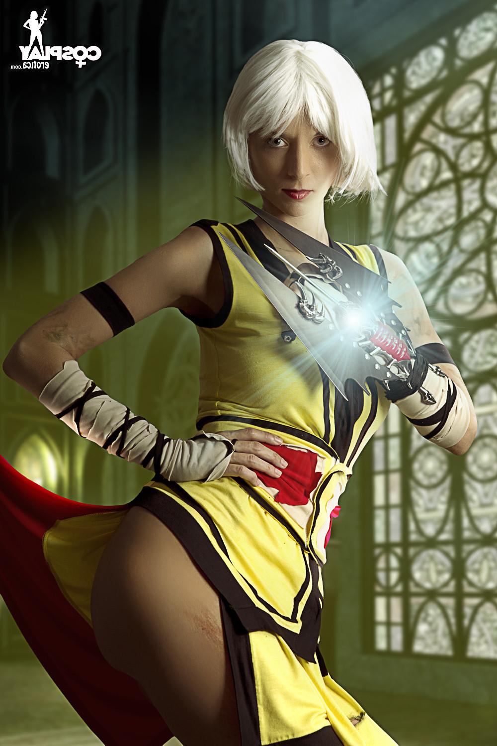 12P Diablo girl cosplay