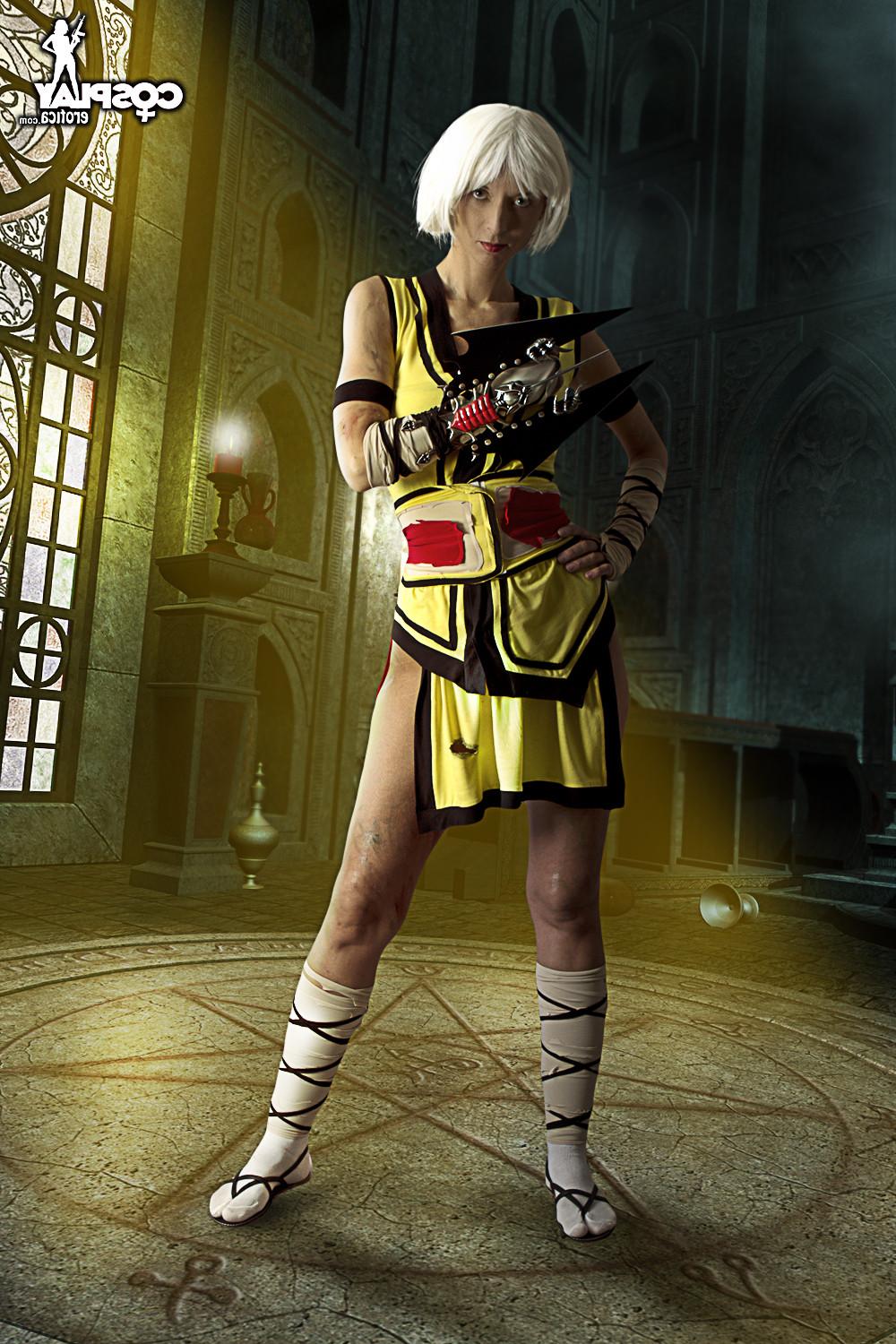 12P Diablo girl cosplay