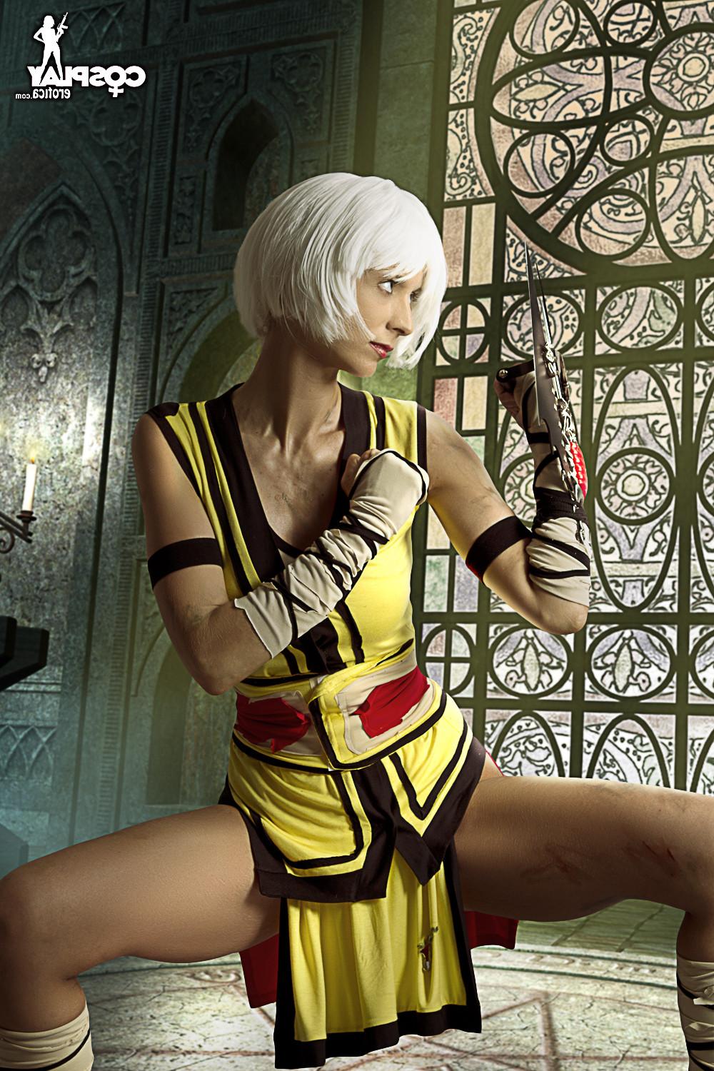 12P Diablo girl cosplay