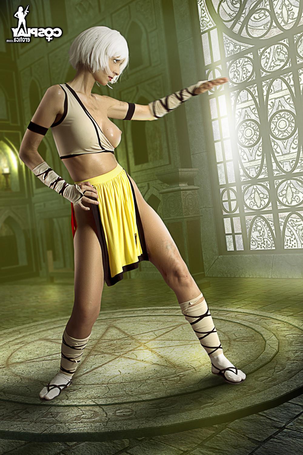 12P Diablo girl cosplay
