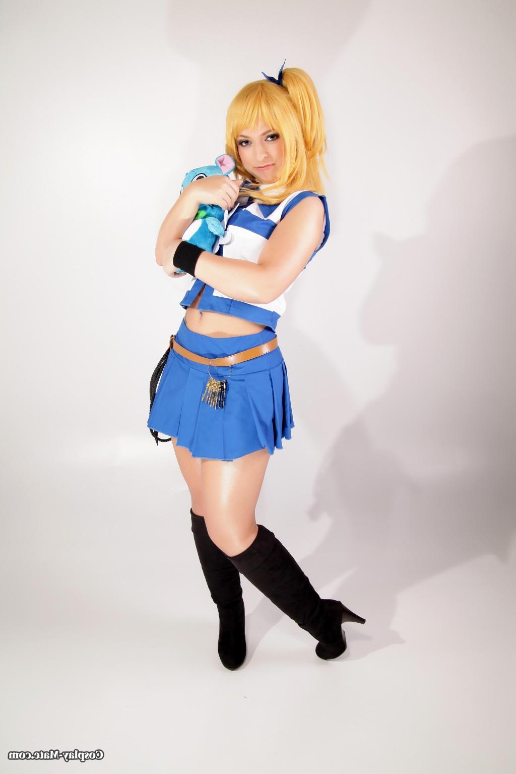 12P Cute cosplay girls play dressup