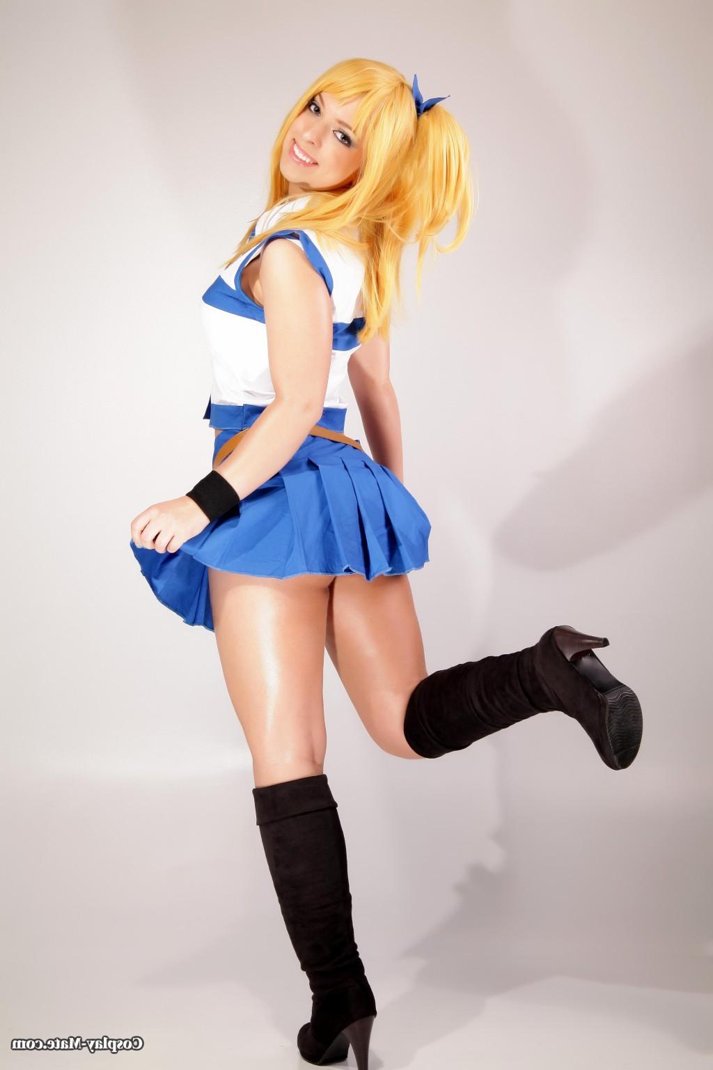 12P Cute cosplay girls play dressup
