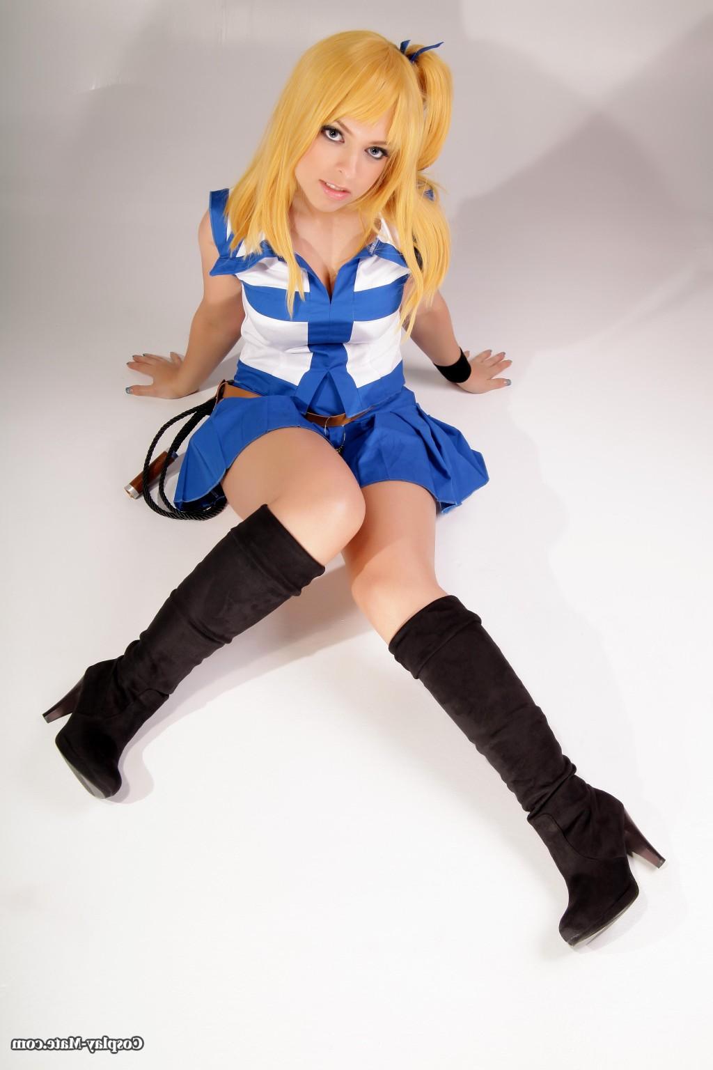 12P Cute cosplay girls play dressup