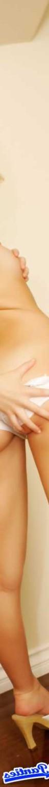 18P Peachez wets her white cotton panties