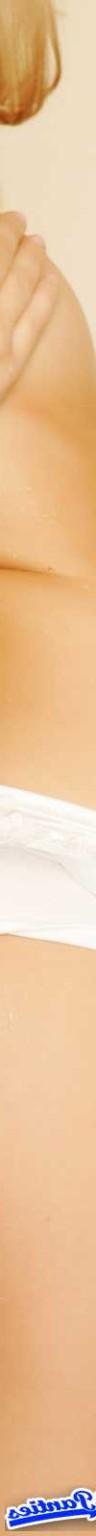 18P Peachez wets her white cotton panties