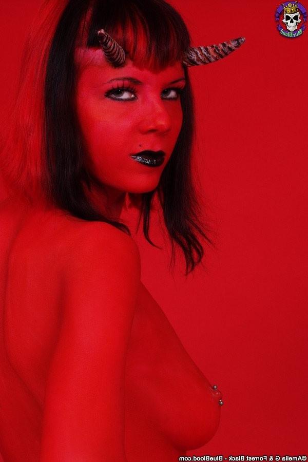 16P Red devil shows her delicious curves and pussy