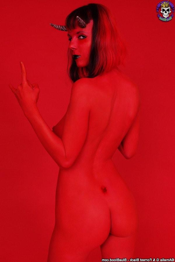 16P Red devil shows her delicious curves and pussy