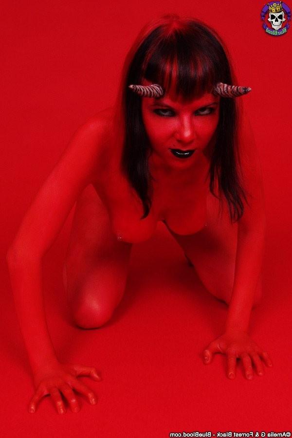 16P Red devil shows her delicious curves and pussy