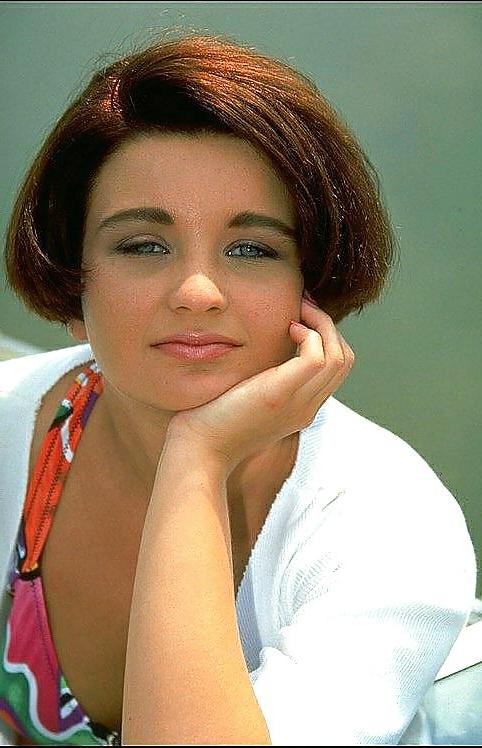 23P Lovely brunette getting fucked by three guys on a boat