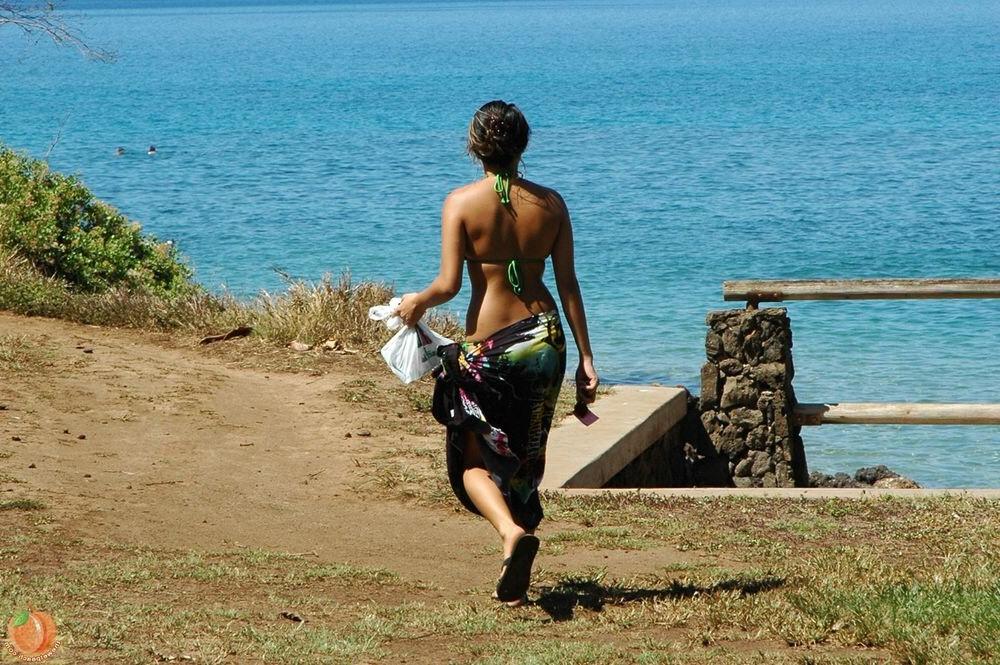 16P Hawaiian Beach Babes