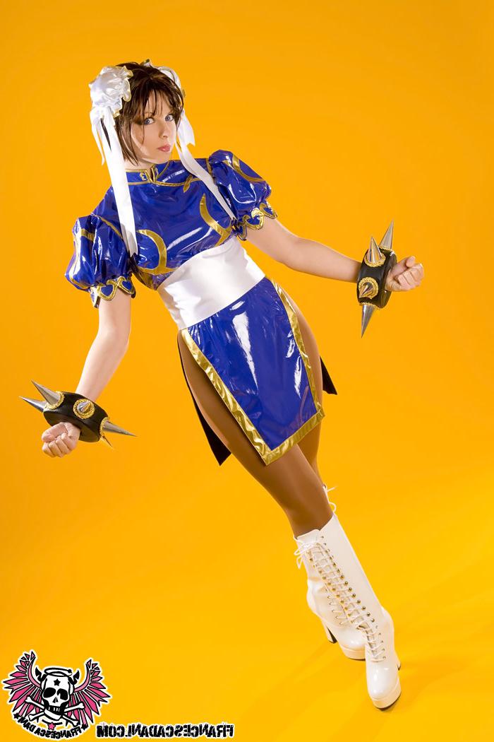 16P Cosplay fighter