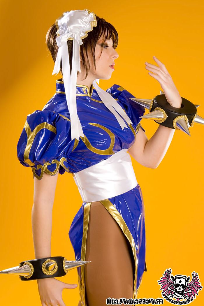 16P Cosplay fighter