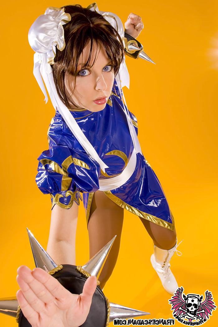 16P Cosplay fighter
