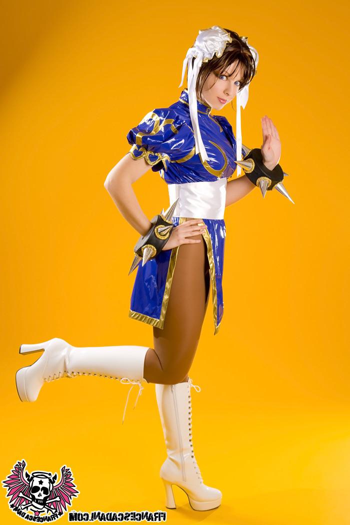 16P Cosplay fighter