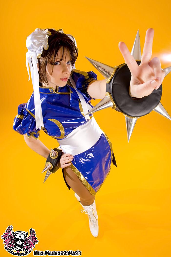 16P Cosplay fighter