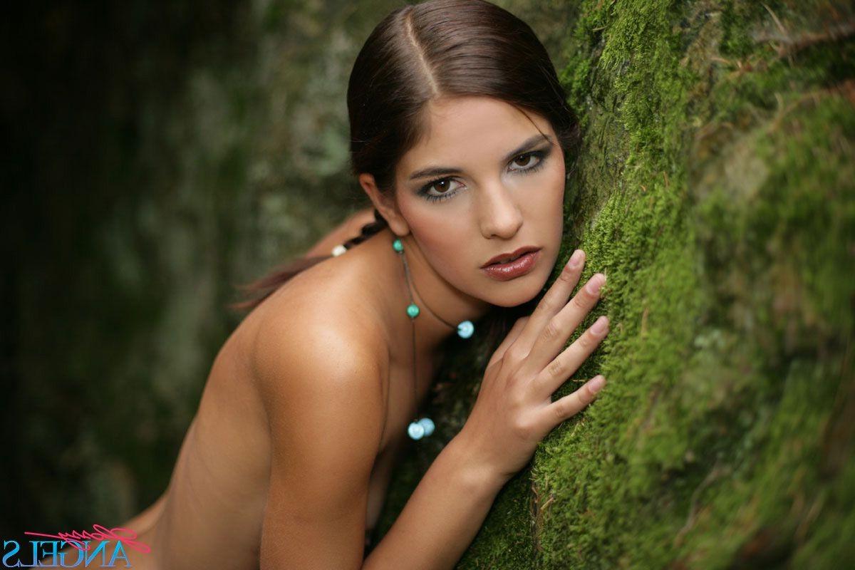 17P Natural teenage sweetheart goes fully naked in a forest
