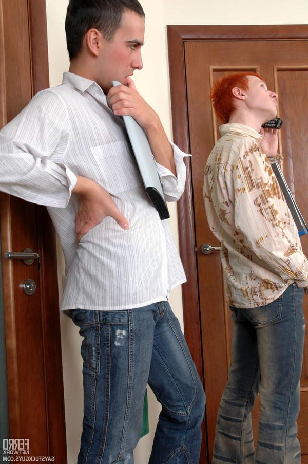20P Horny co-worker getting his tool ready for wild butt play at lunch break