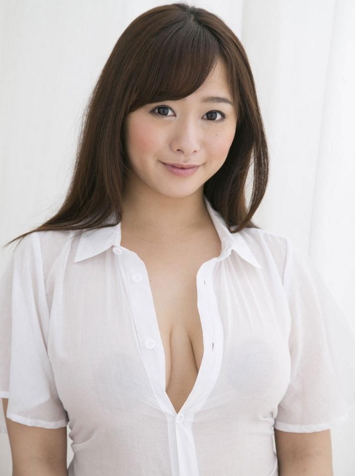 15P Busty asian Marina Shiraishi showin tits and pussy