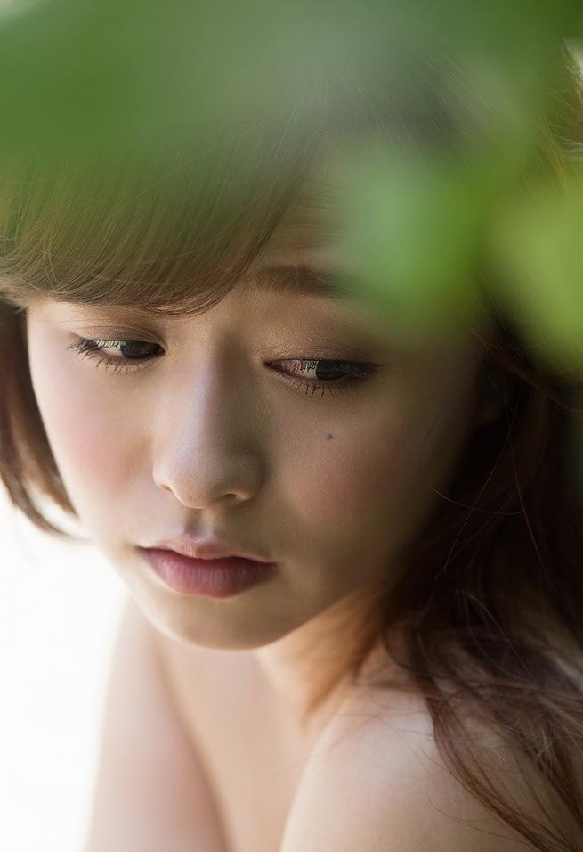 15P Busty asian Marina Shiraishi shows pussy and boobs