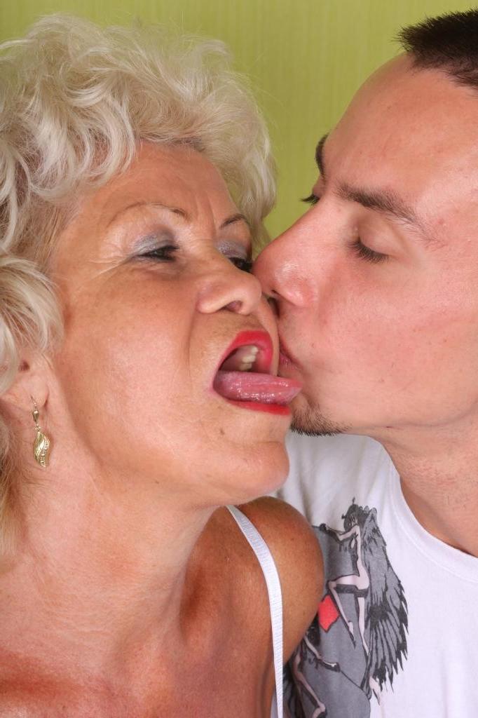 8P Dirty Grandma Sucking And Fucking For Cum 