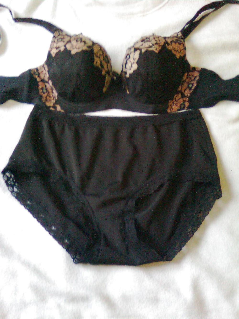 19P Bosses wife dirty panties 01