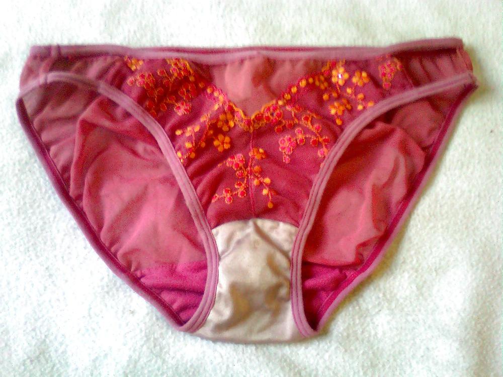 19P Bosses wife dirty panties 01