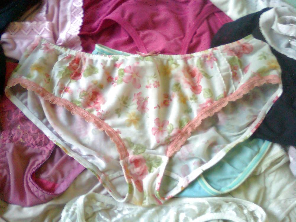 19P Bosses wife dirty panties 01