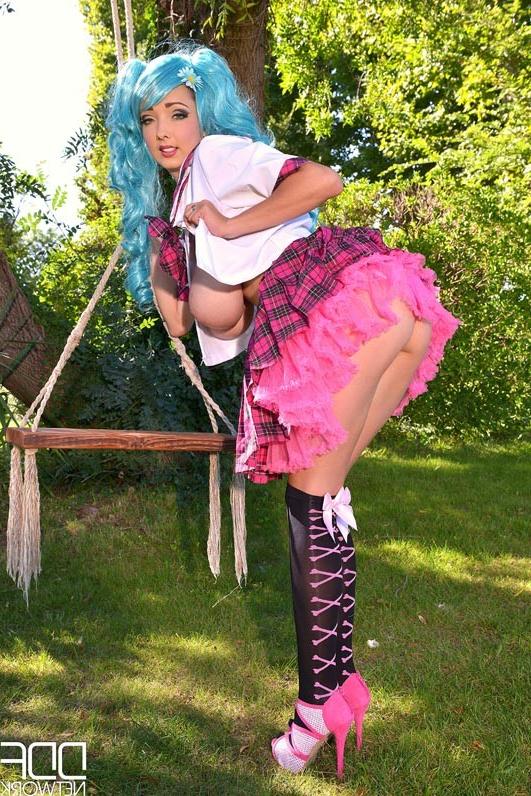 16P Cosplay girl Lucie