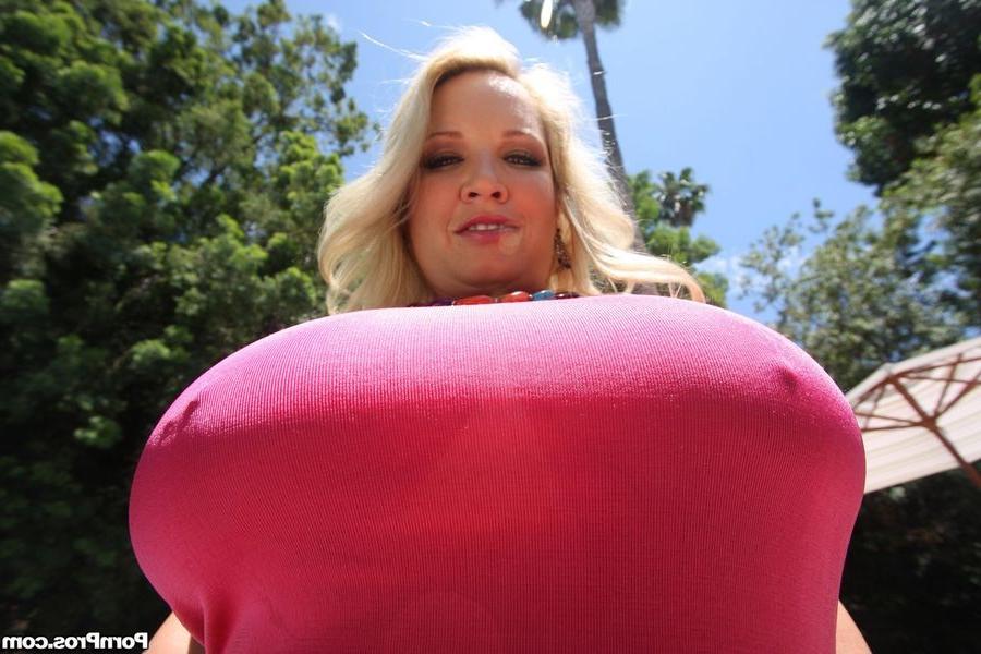 16P Rachel Love gets her huge tits creamed