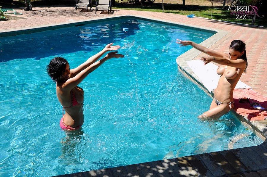 15P Jessica Jaymes and Dylan Ryder partying in the pool
