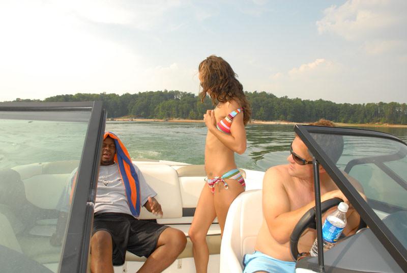 20P Bawd stripping for the captain.|Hot chick gets banged in a boat.|Clam gets munch