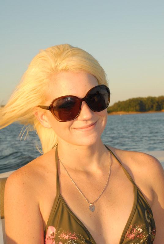 20P Luring chick into lake dipping.|White gal fucking on a speedy boat.|Saucy rear g