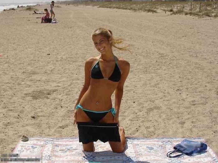 12P Babes wear panties and demonstrate them on cam