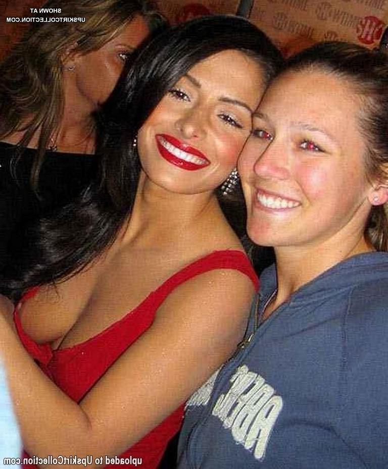 15P Drunk chippies bare off their beautiful breasts