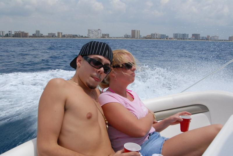 20P Blondie lip locks on dick.,Squealing babe rocks the boat.,Boozed stud hasty bang