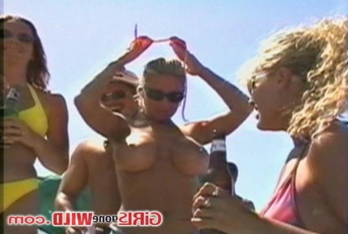 10P Drunk party girls outside take off their bikini tops