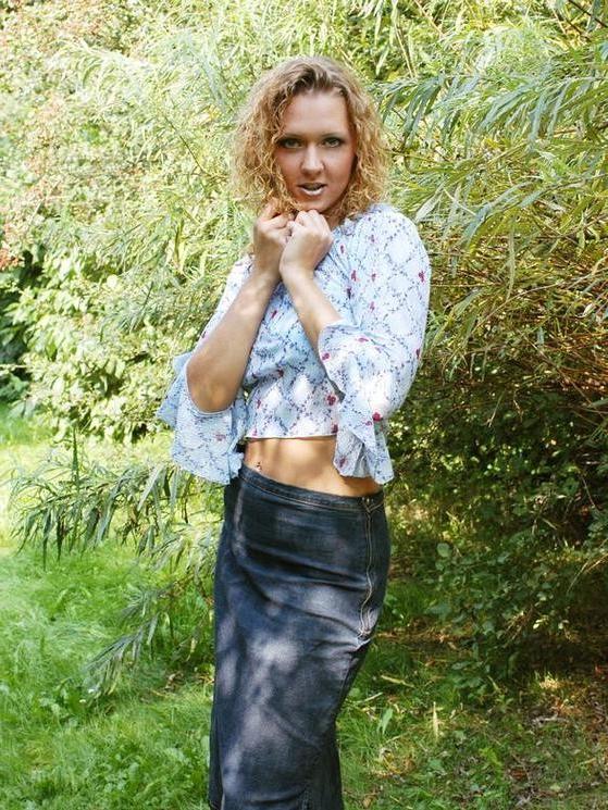 15P Milf In Blue Lingerie Gets Naked In The Garden