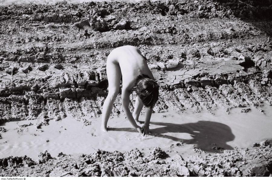 15P Naked girl in slush. Outdoors erotica