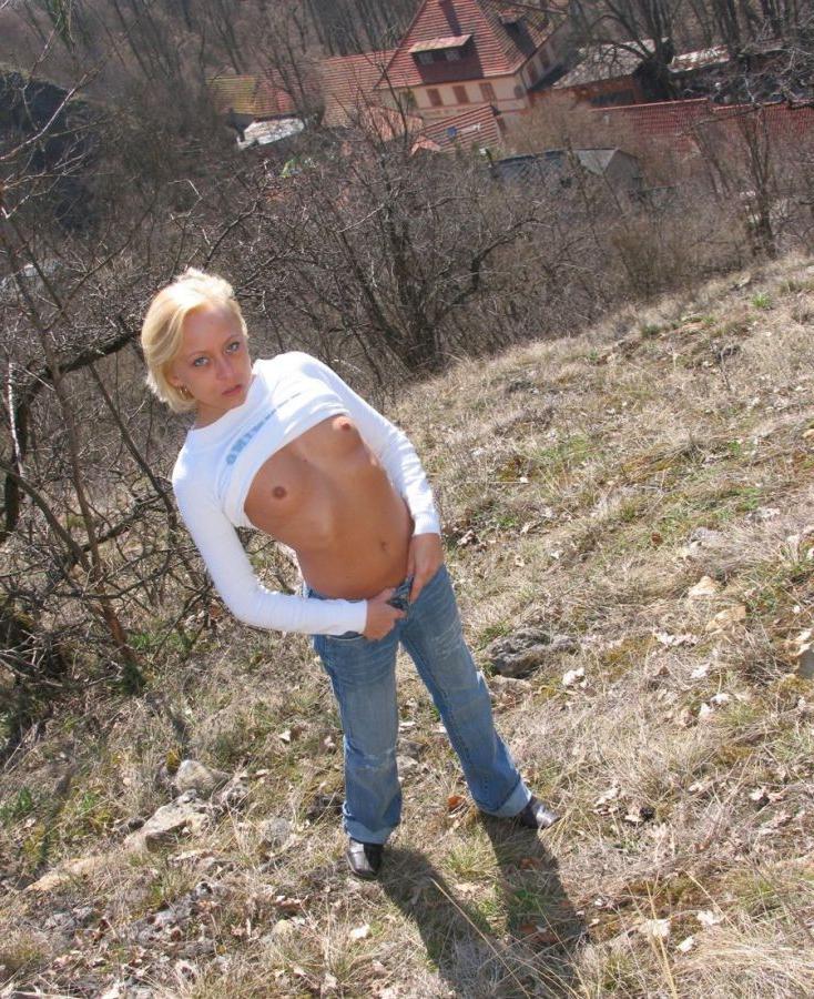 16P Old grandpa shagging some dirty girl on a hill