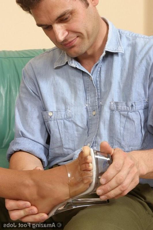 15P Footjob ends with cumshot