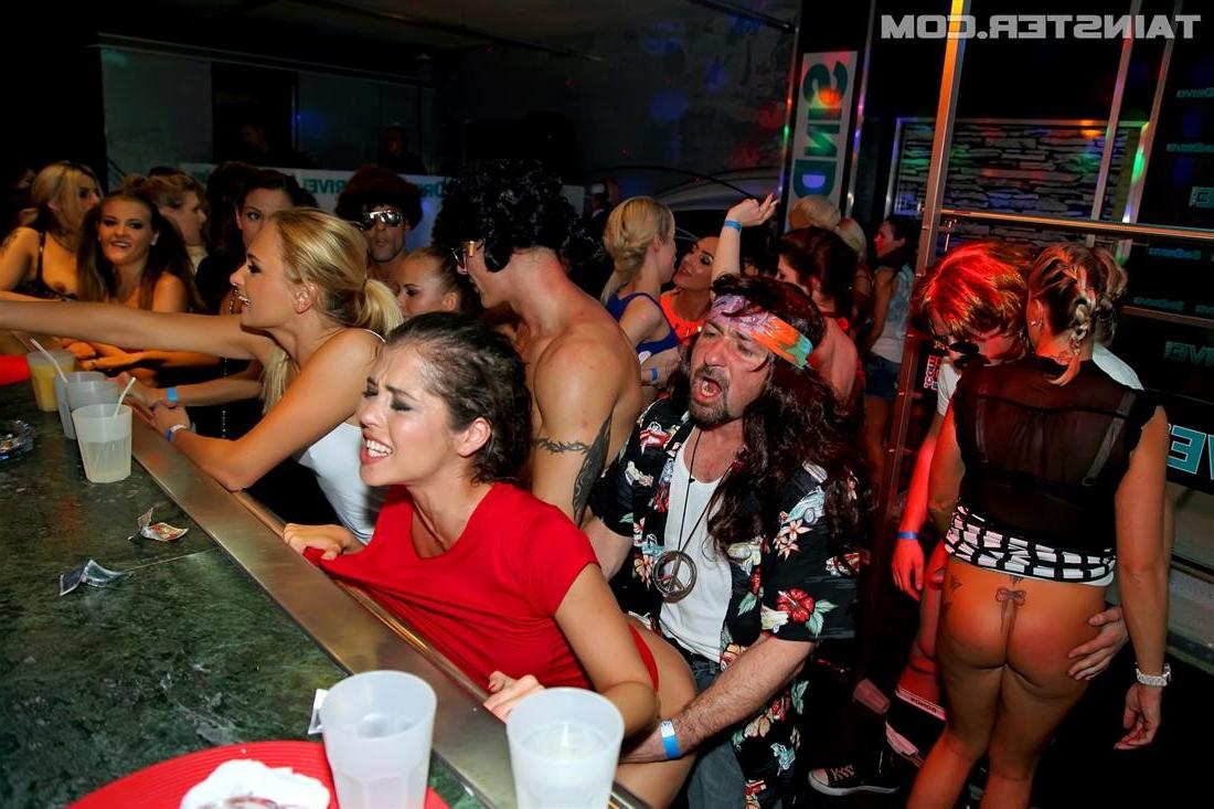 15P Drunk ebony girls fucking in euro club sex party
