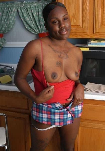 16P Black Amateur Gal Strips Off Her Cotton Panties