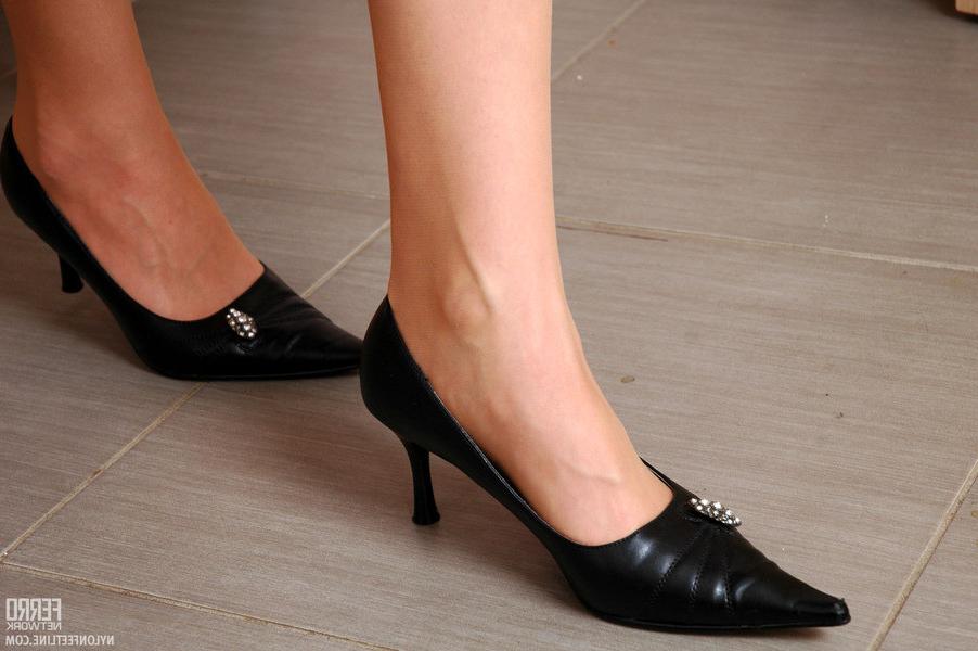 20P Hilda sweet nylon feet teaser